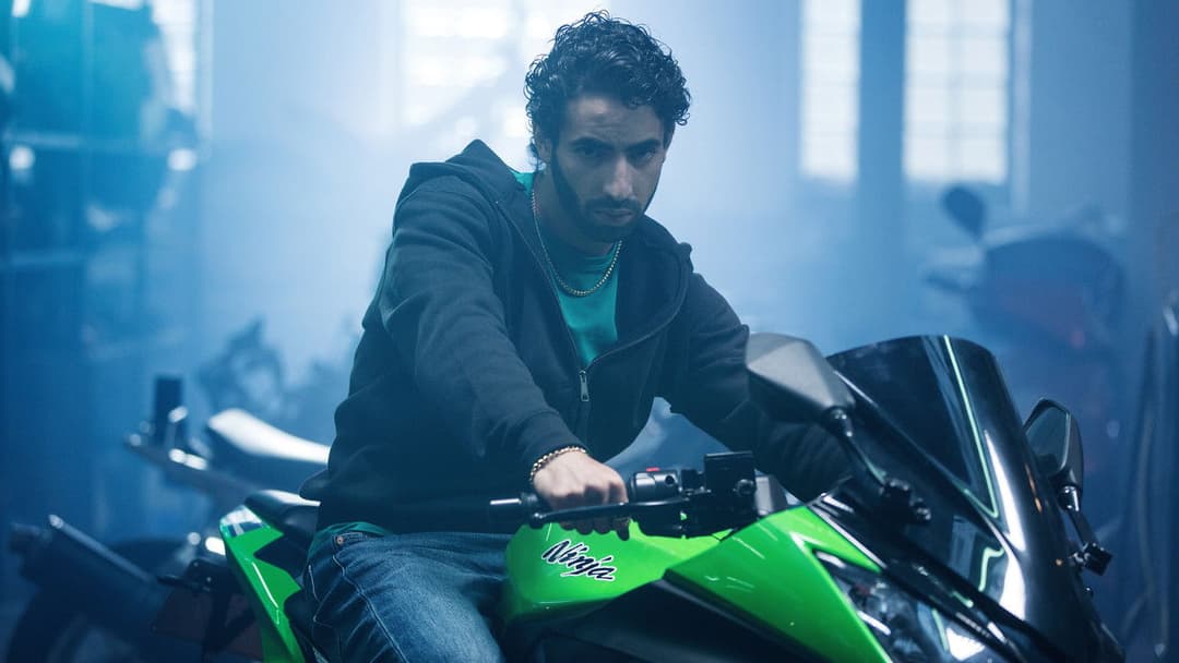 Rebel - In den Fängen des Terrors backdrop 5