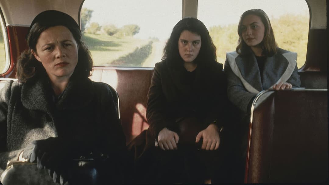 Heavenly Creatures backdrop 15