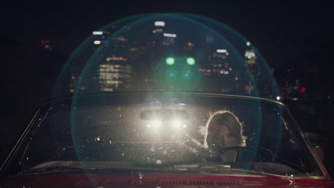 La Bête backdrop 16