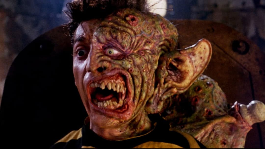 Freaks - Das ultimative Monster-Grusel-Kabinett! backdrop 9