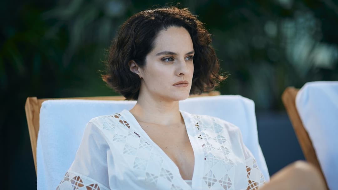 Emmanuelle backdrop 3