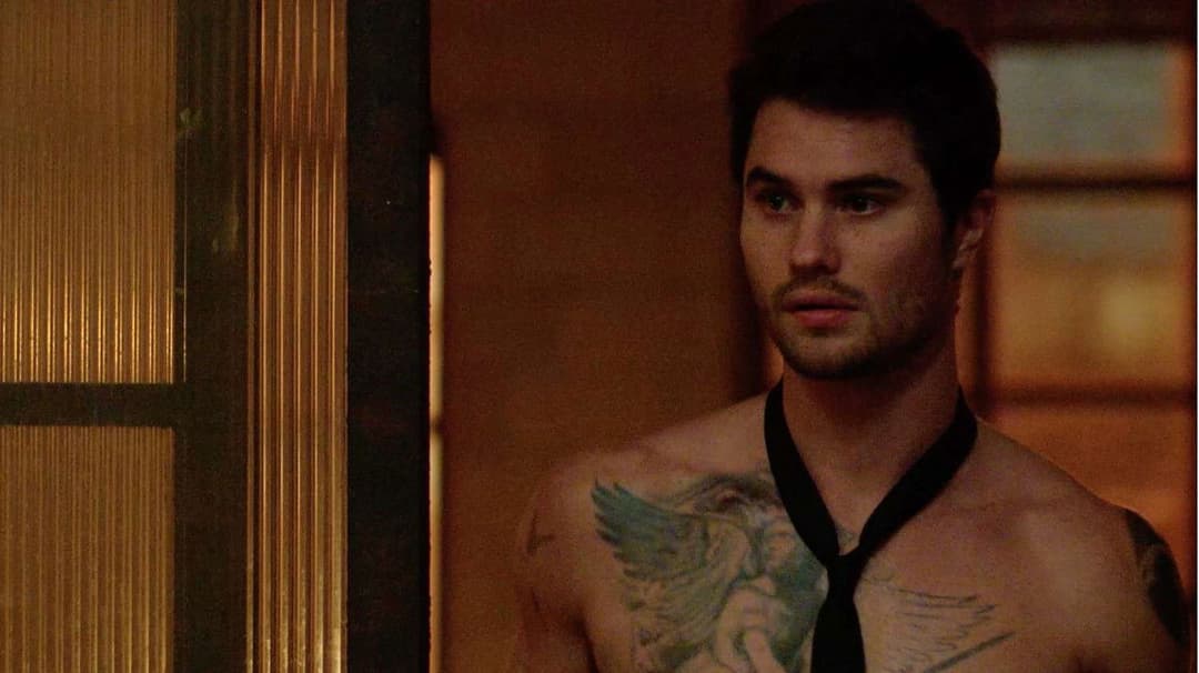 Тату на серці backdrop 8